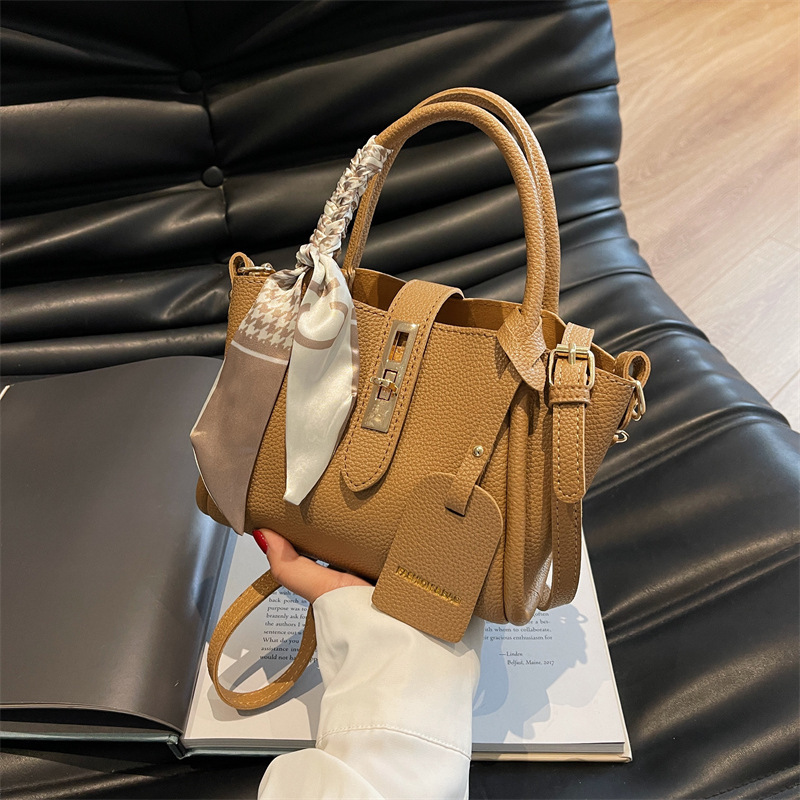 Light Luxury Women's Handbag, New Crossbody Bag, Versatile Vegetable Basket, High-End Shoulder Handbag, Bucket Bag Light Luxury Women's Handbag, New Crossbody Bag, Versatile Vegetable Basket, High-End Shoulder Handbag, Bucket Bag