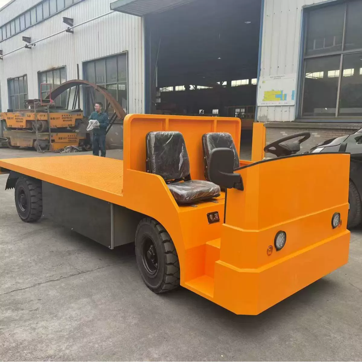 三吨电动货车-机械厂拉货拉物料的电动车-车间内使用运输材料电动