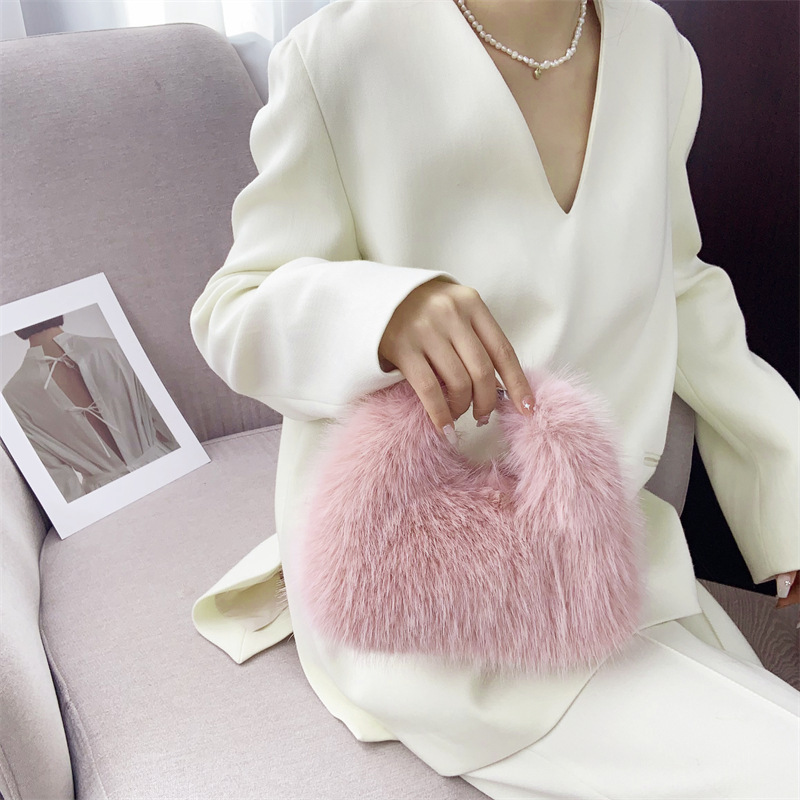 Women's Bag autumn and winter fox fur lunch box bag hand held dinner bag temperament furry bag high grade plush underarm bag_voghion.com