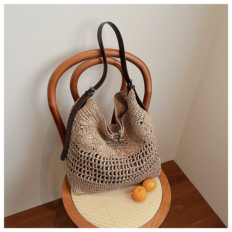 2025 New summer French laid-back seaside vacation bag, niche straw woven bag, hand-woven women's bag, large capacity undefined