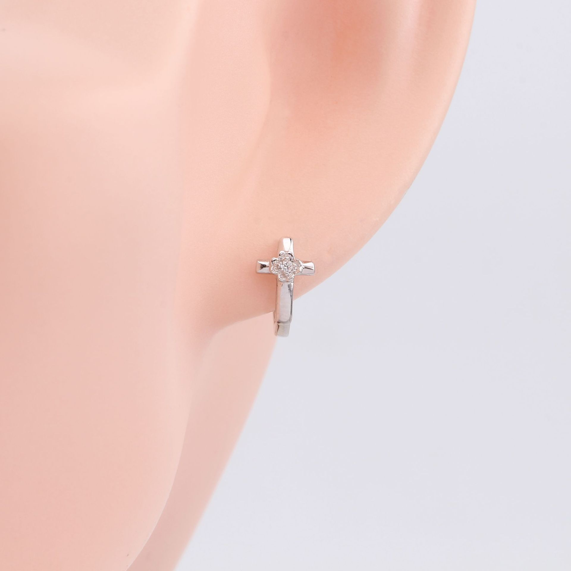 1 Pair Simple Style Cross Sterling Silver Inlay Zircon White Gold Plated Gold Plated Earrings display picture 4