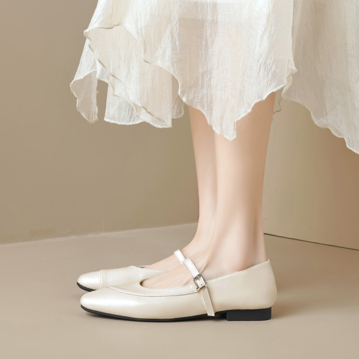 Weiwei Lady 821-2 French Mary Jane For Women, Flat Shallow Slip-On With Single Strap, Retro Soft Sole Commuting Shoes_vogvips.com