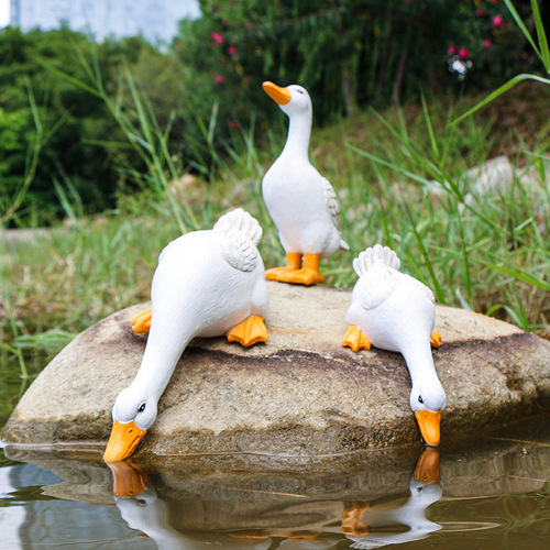 Outdoor simulated animals drink water and spray resin duck ornaments garden courtyard rockery pool landscaping fish