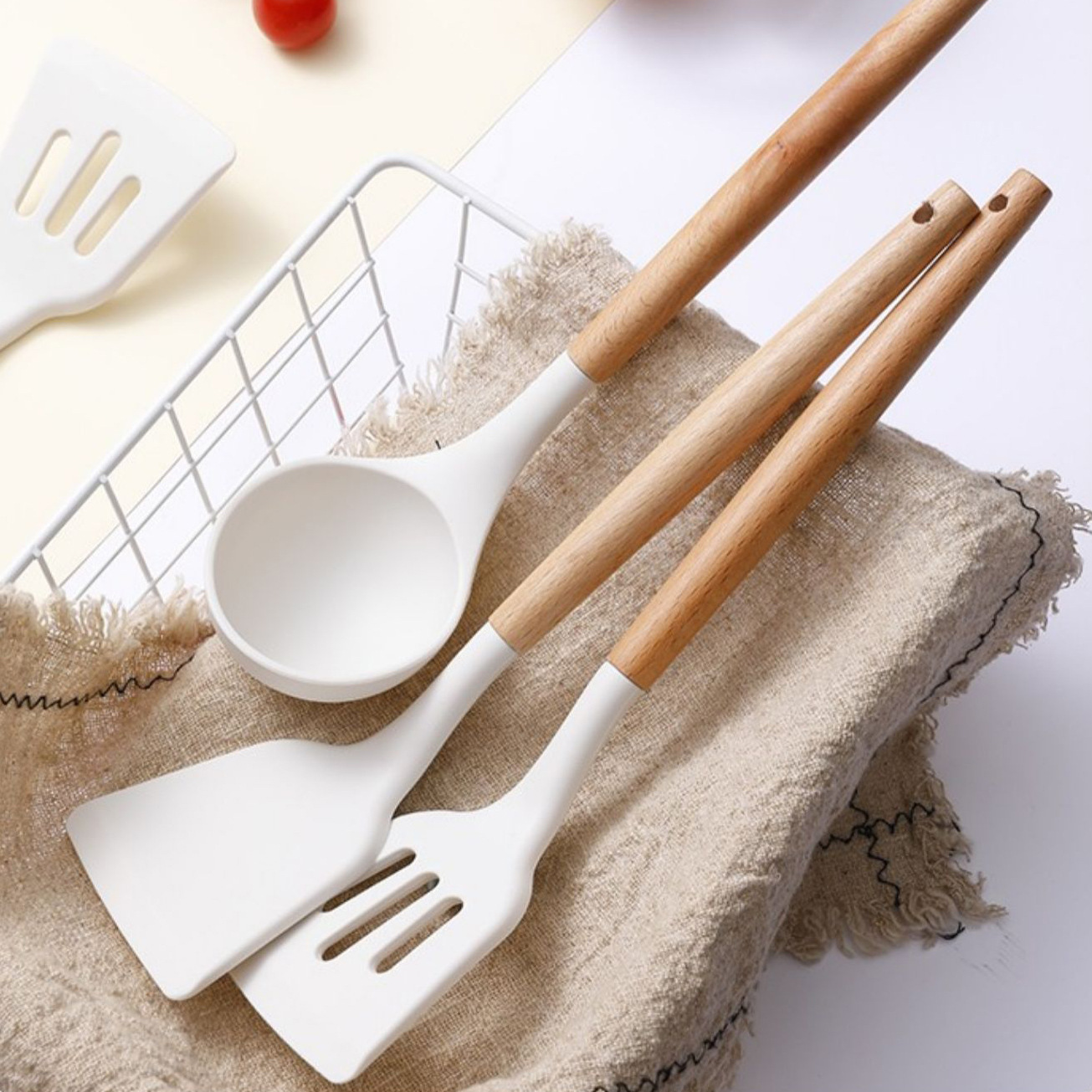 Food-grade kitchenware stir-frying spatula cookware silicone spatula heat-resistant household pan turner egg pan spatula soup spoon stirrer