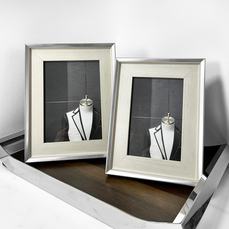Italian Original Design Light Luxury Black Gold Art Solid Wood Photo Frame Model House Soft Decoration Ornament Picture Frame with Artistic Flair