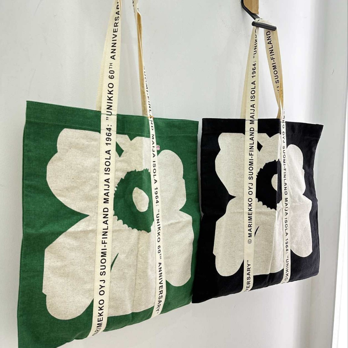 One-shoulder bag flower-shaped