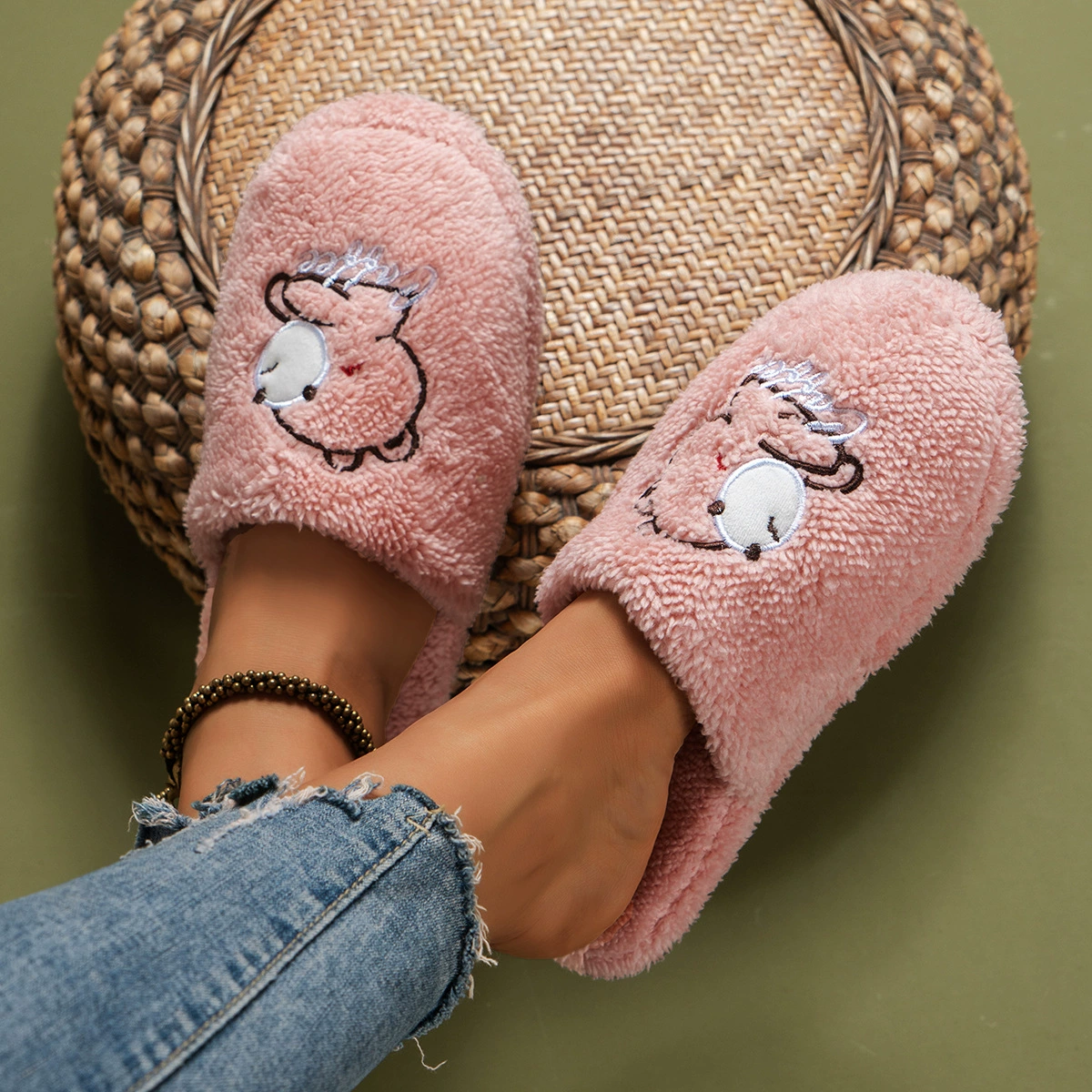 Тапочки для дома и улицы с мягкой подошвой, прямые поставки с фабрики, теплые, нескользящие, дезодорирующие, на толстой подошве, бесшумные, легкие и теплые.