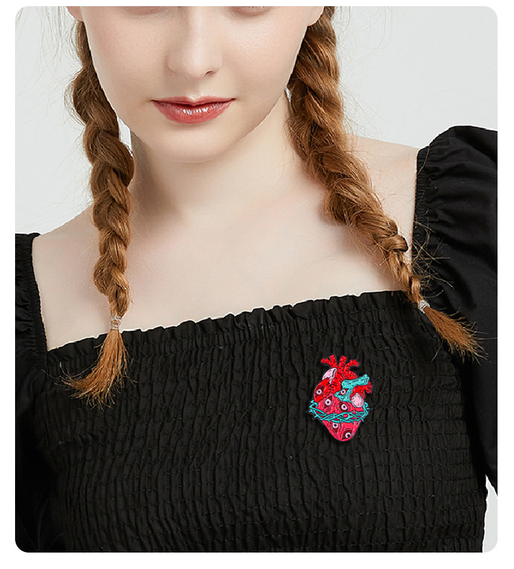 Retro Pin Human Tower Badge Alloy Metal Enamel Unisex Brooches display picture 3