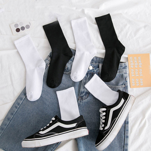 Student sports basketball socks foreign trade cotton socks spring and autumn black and white gray women's stockings wholesale street stall men's mid-calf socks