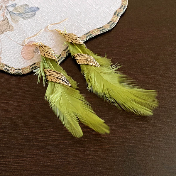 15# Green-Leaf Feather Ear Hooks