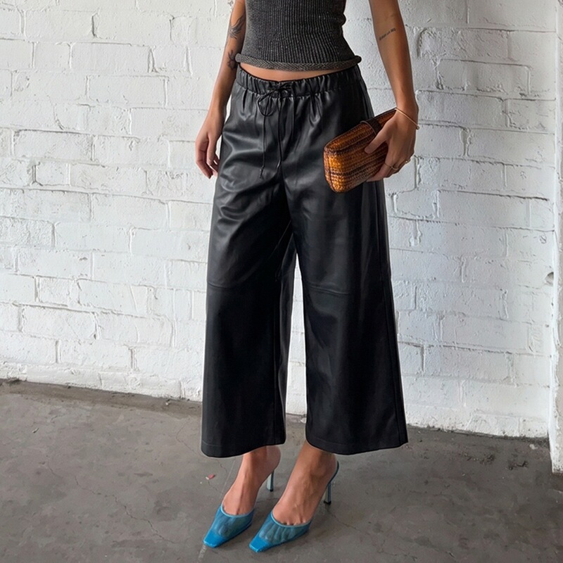 European and American street style versatile PU leather casual pants Y2K hot girl elastic waist drawstring loose wide-leg cropped pants