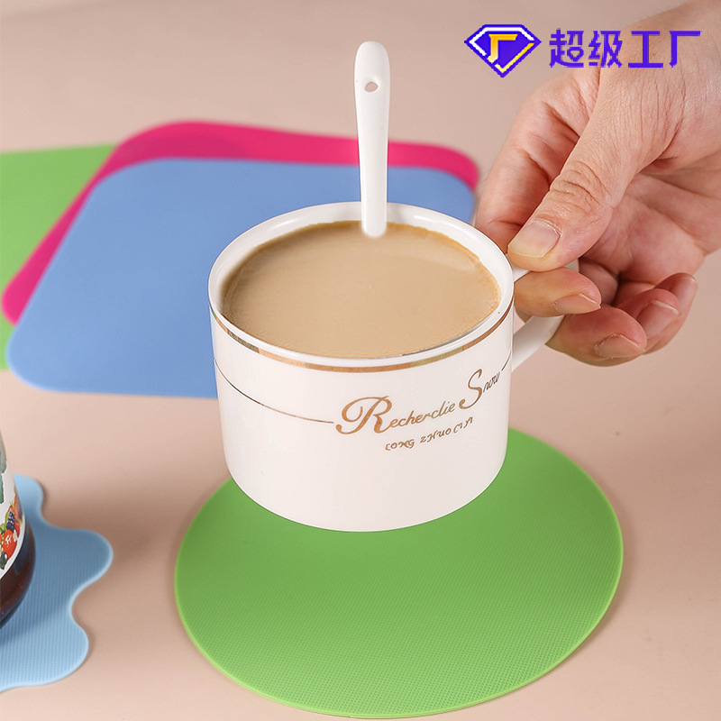 Almohadilla de lata de silicona Spot artefacto de apertura de botella multifuncional para el hogar Herramienta de asistencia de apertura de botella creativa que ahorra trabajo Posavasos de aislamiento térmico