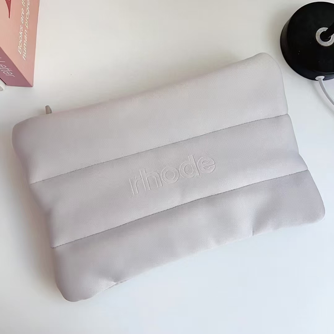 Funda de silicona para iPhone 17 Pro Max con diseño de brillo labial Hailey Espresso para otoño e invierno, también compatible con iPhone 16 Pro/14.