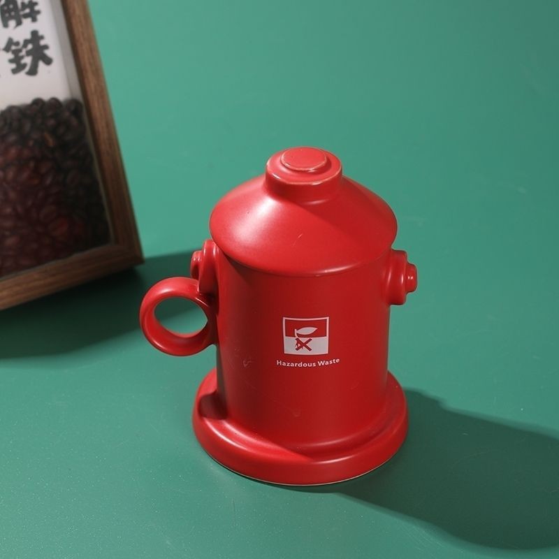 Muchos tipos de tazas de agua creativas y extrañas tazas de café de cerámica simples tazas personales tazas prácticas regalos de cumpleaños