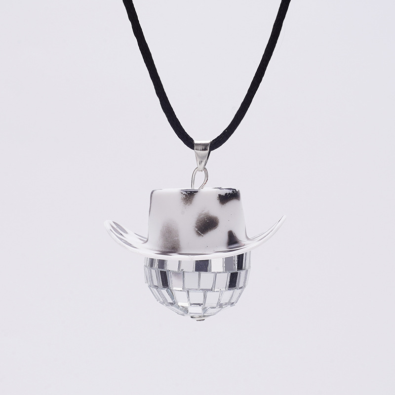 2023 Comercio exterior transfronterizo nueva bola de cristal colgante sombrero de vaquero discoteca espejo bola collar europeo y americano accesorios creativos