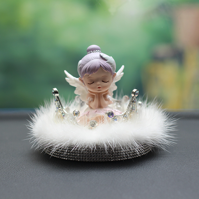 Accesorios para automóviles Adornos para automóviles Adornos para automóviles con incrustaciones de diamantes Accesorios para automóviles Bella Girl Pequeña princesa Corona de plumas de resina Modelo neto de red