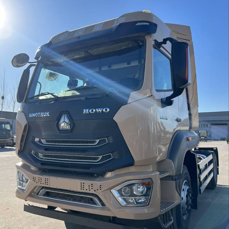 发沙特豪沃440马力浩瀚4*2单驱牵引车6*4自卸车天然气拖车