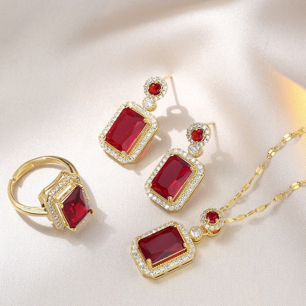 Agate Red Three-Piece Set