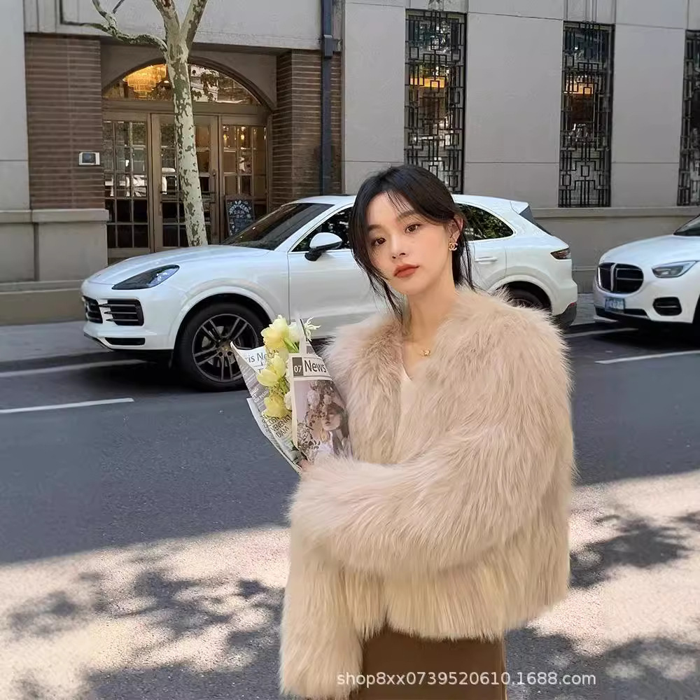 秋冬皮草女短款新款仿狐狸毛2024新款网红年轻韩版冬毛毛短款外套