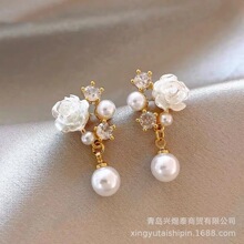 ��ɫɽ�軨������΢肌�ʯ�����L���|��Ů���A����P