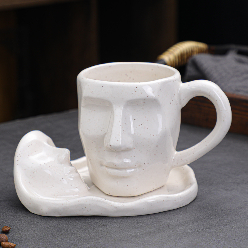 Amazon venta caliente de tazas de café de cerámica europeas conjuntos de tazas de agua de pareja creativas tazas de regalo hechas a mano logotipo puede imprimir
