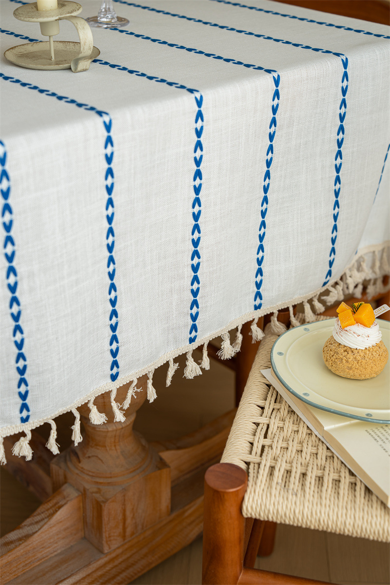 Grenzüberschreitendes INS Nordic Polyester Jacquard T-Shirt mit geflochtener Quaste, rechteckiger Couchtisch und Essbereich mit gestreifter Spitze_voghion.com