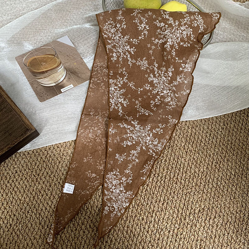 Bufanda triangular floral, pañuelo de seda, sentido de alta gama, moda de primavera y verano, bufanda pequeña de todo fósforo, pañuelo en la cabeza, cinturón para el cabello de estilo pastoral femenino de verano, accesorios para el cabello