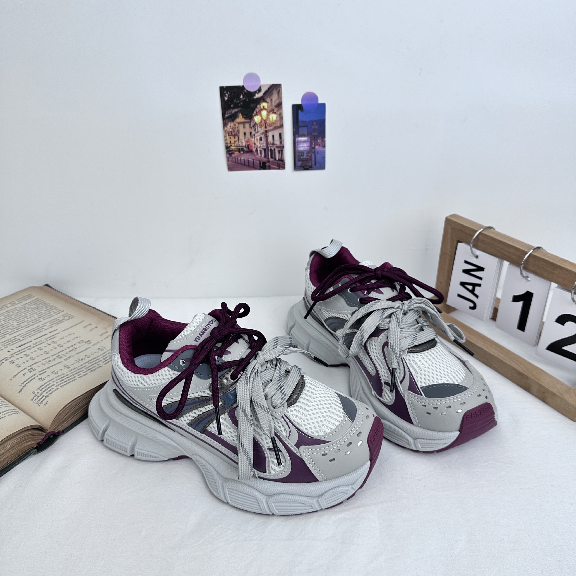 Yuanbo2025 primavera de zapatos deportivos ociosos de mujer estudiantes de estilo coreano transpirables zapatos de suela gruesa zapatos de mujer