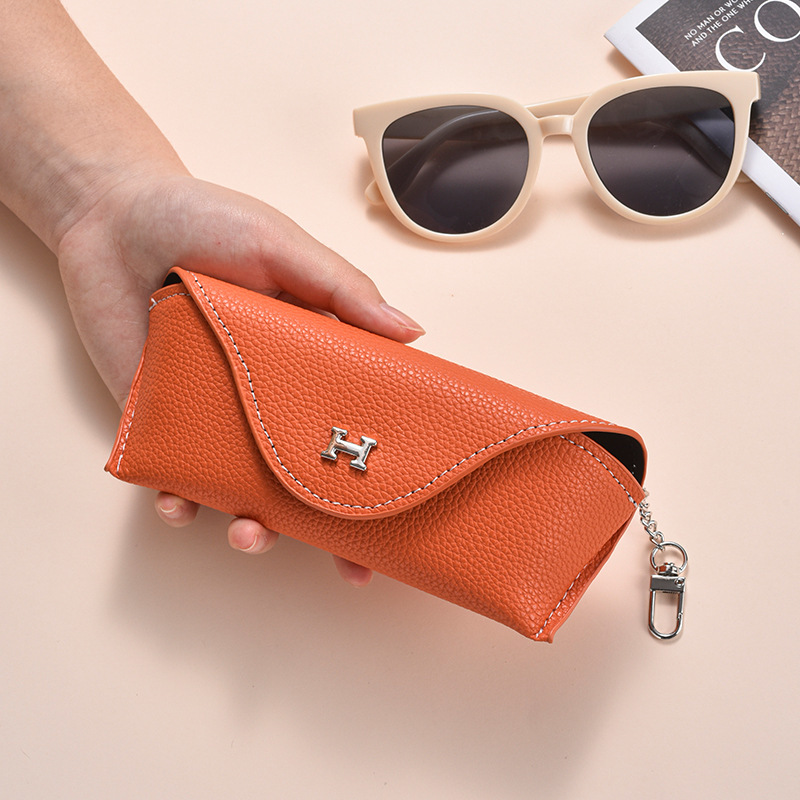2025 New Ultra-Thin Sunglasses Storage Box to Prevent Myopia Eye Bags from Falling Off, High-End Portable Protective Case 2025 New Ultra-Thin Sunglasses Storage Box to Prevent Myopia Eye Bags from Falling Off, High-End Portable Protective Case