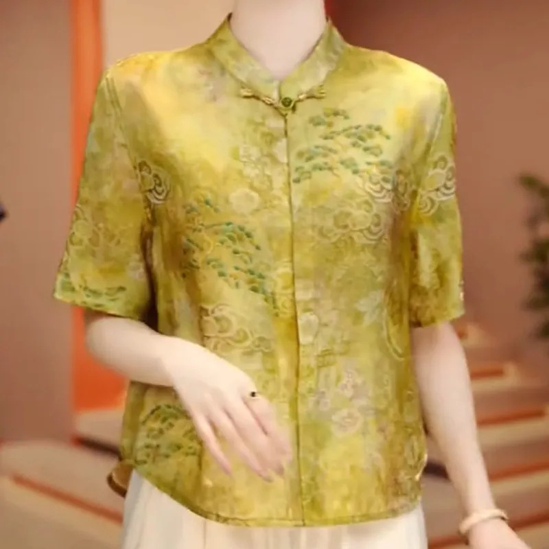 New Chinese-Style Summer Tops with a National Flair, Versatile and Elegant Printed Designs That Flatter the Figure, Short-Sleeved Blouse for a Slimming Effect New Chinese-Style Summer Tops with a National Flair, Versatile and Elegant Printed Designs That Flatter the Figure, Short-Sleeved Blouse for a Slimming Effect