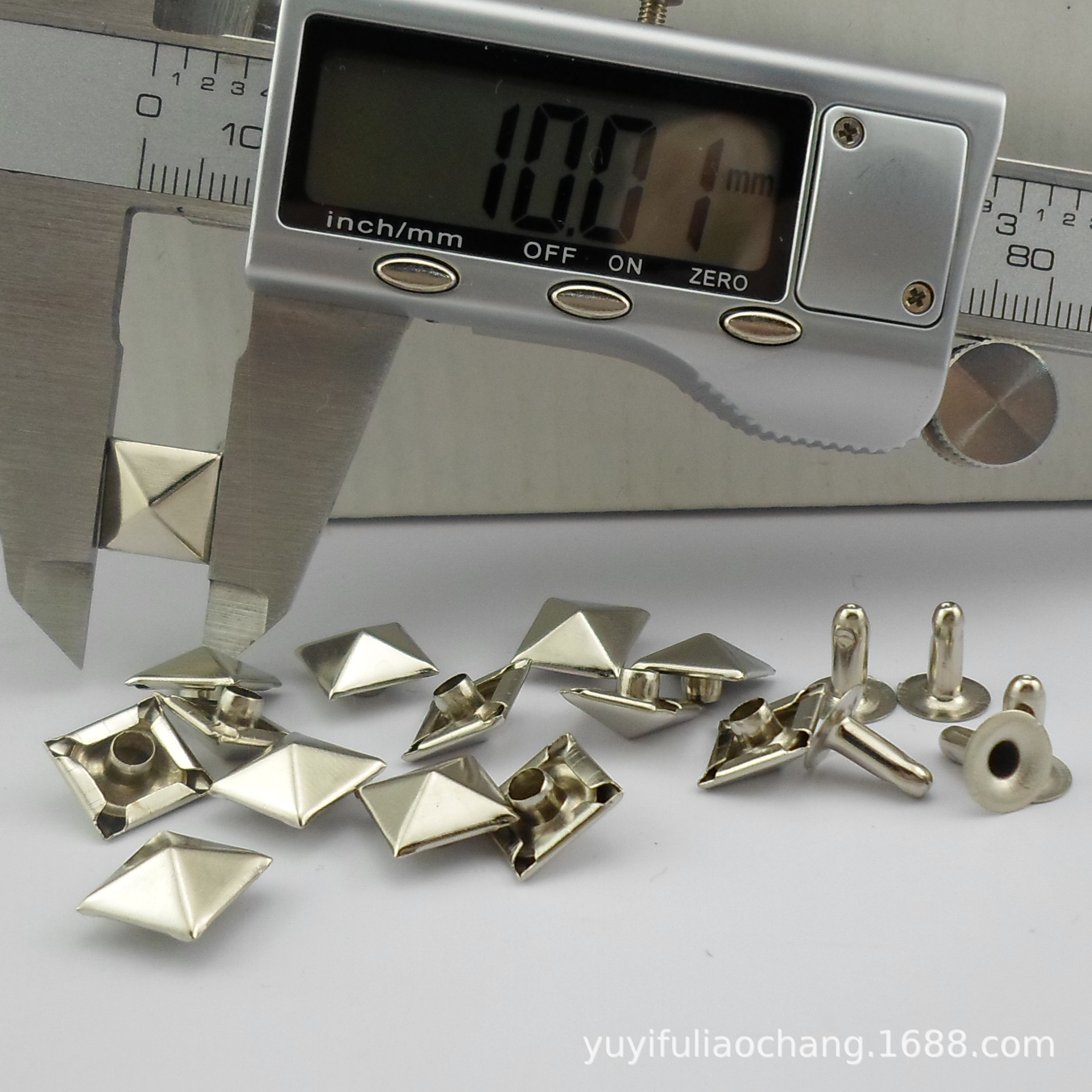 （全铜）10MMDIY金字塔撞钉 四方尖顶柳丁 方形箱包服饰鞋子铆钉