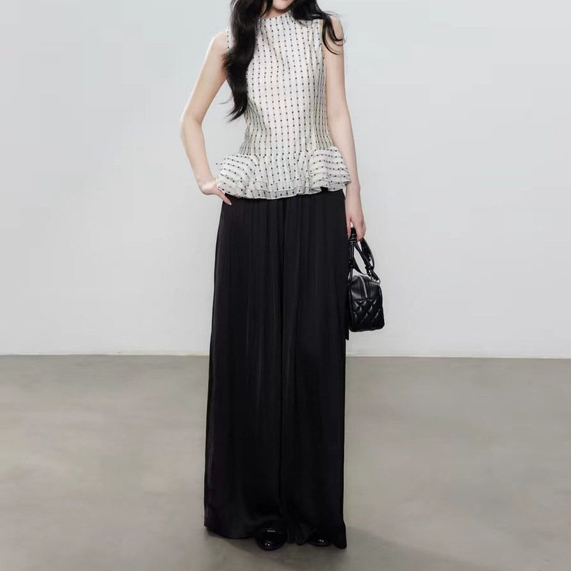 Elegant Plaid Sleeveless Top with Lace Trim at the Hem and Waist-Cinching Design, Summer Slimming T-Shirt Elegant Plaid Sleeveless Top with Lace Trim at the Hem and Waist-Cinching Design, Summer Slimming T-Shirt