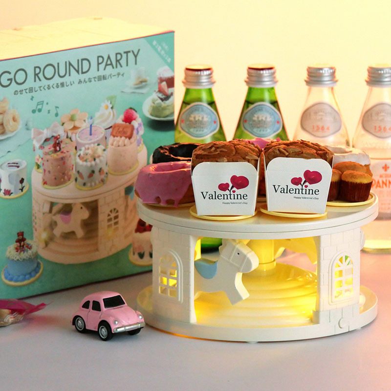 Gran carrusel máquina de postre con luz máquina de sushi con música automática giratoria pastel merienda pantalla