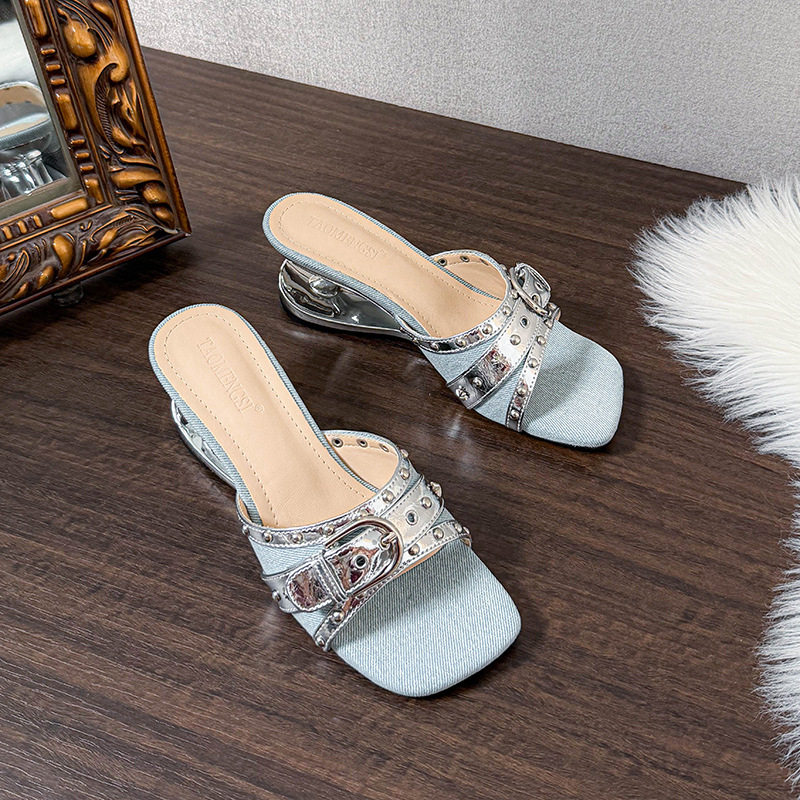 Dép sandal nữ quai ngang mũi vuông hở ngón, khóa kim loại đính đá, đế cao 6 cm — Màu xanh dương, màu đen