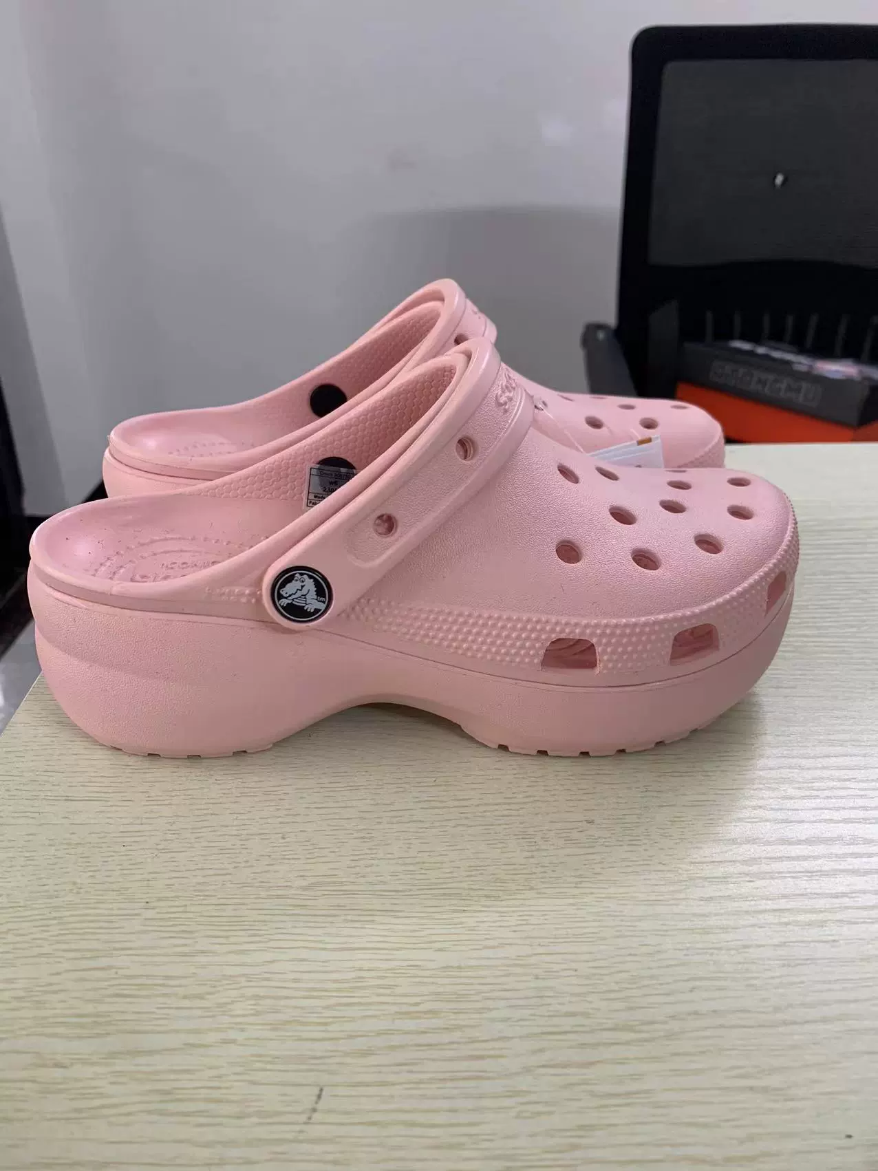 [croc206750 ]