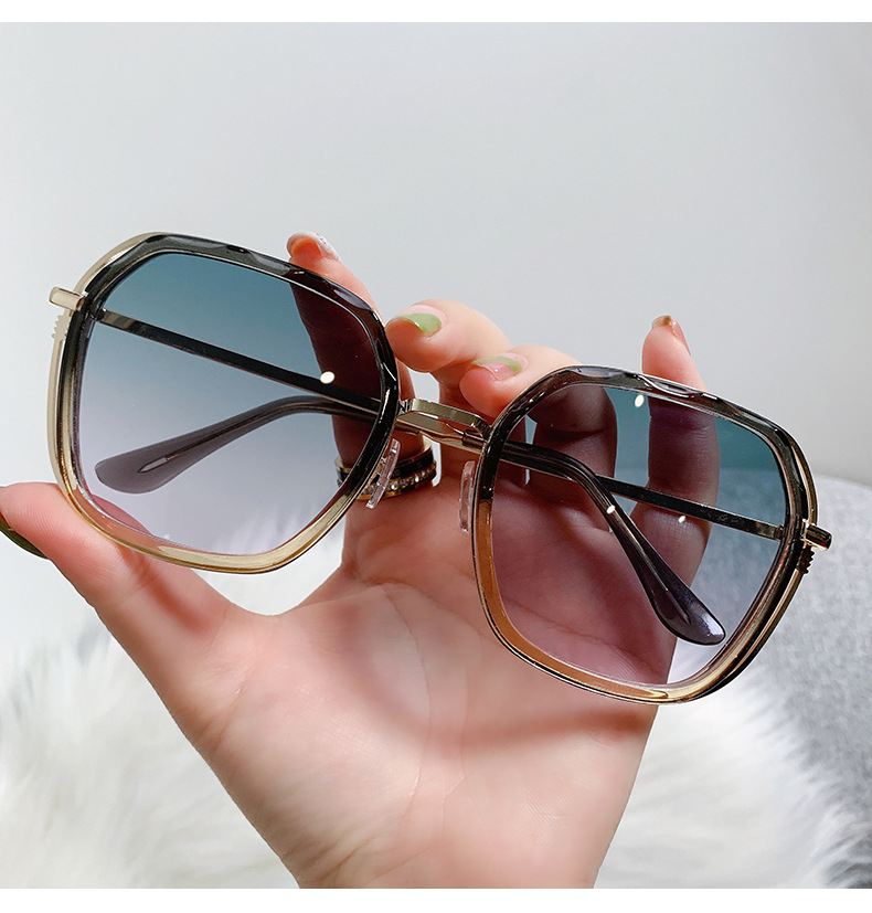 75g Weight Full Frame Glasses Structure Elegant Modern Style Geometric Ac UV400 Protection Special-Shaped Mirror Full Frame Women's Sunglasses