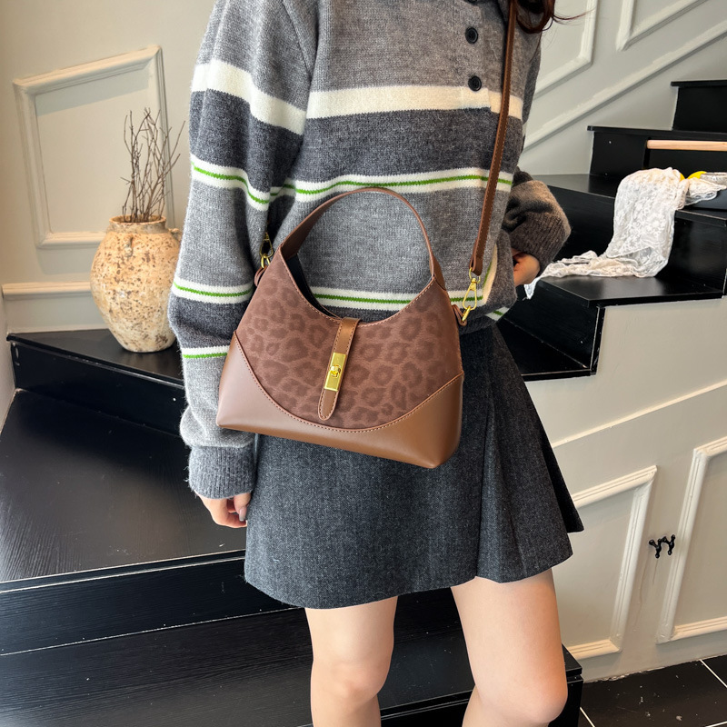 高级感撞色小众设计包包女2025新款水饺包百搭通勤手提时尚饺子包|undefined