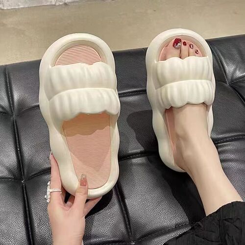 Cute and soft indoor home slippers for women, suitable for outdoor wear, Instagram style , shower slip-resistant, household fashion slippers