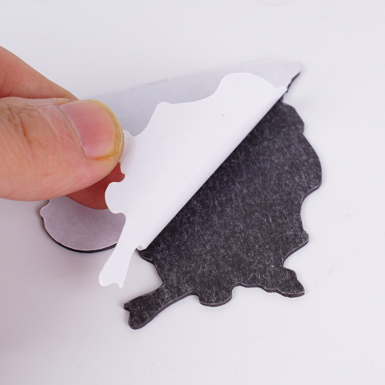 Powerful adhesive magnetic self-adhesive rubber fridge magnet