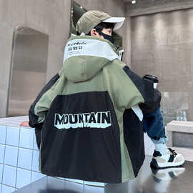 男童冲锋衣外套春秋款2025新款男孩大童工装夹克上衣儿童户外风衣