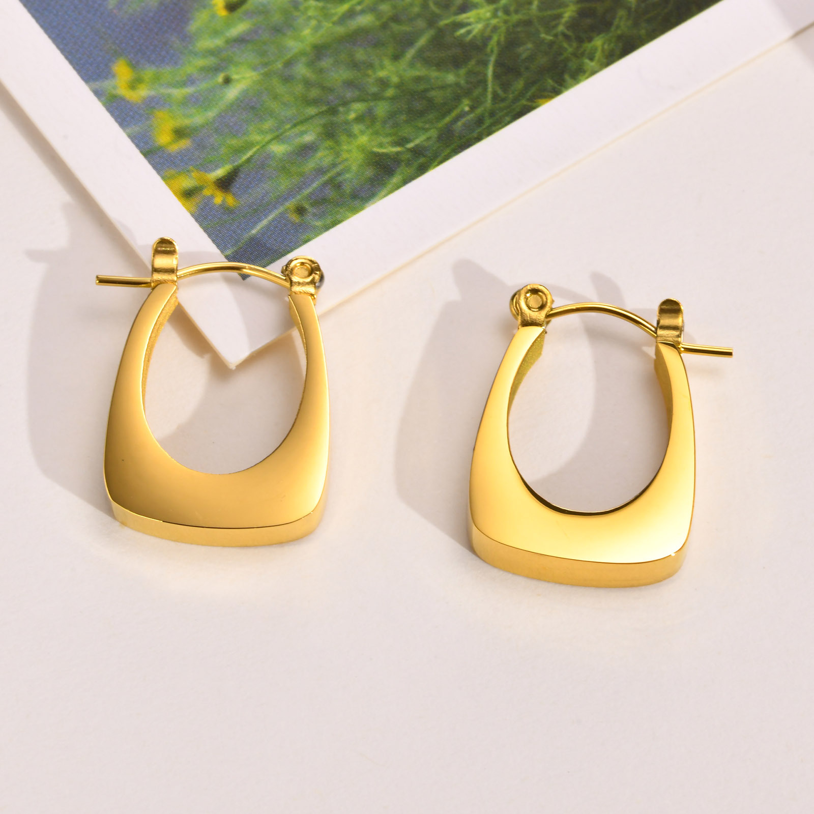 Fashion U Shape Stainless Steel Earrings 1 Pair display picture 3