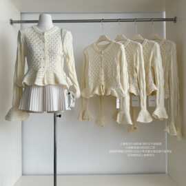 寺迈2025时髦重工镂空喇叭袖圆领荷叶边羊毛针织修身开衫女秋新款