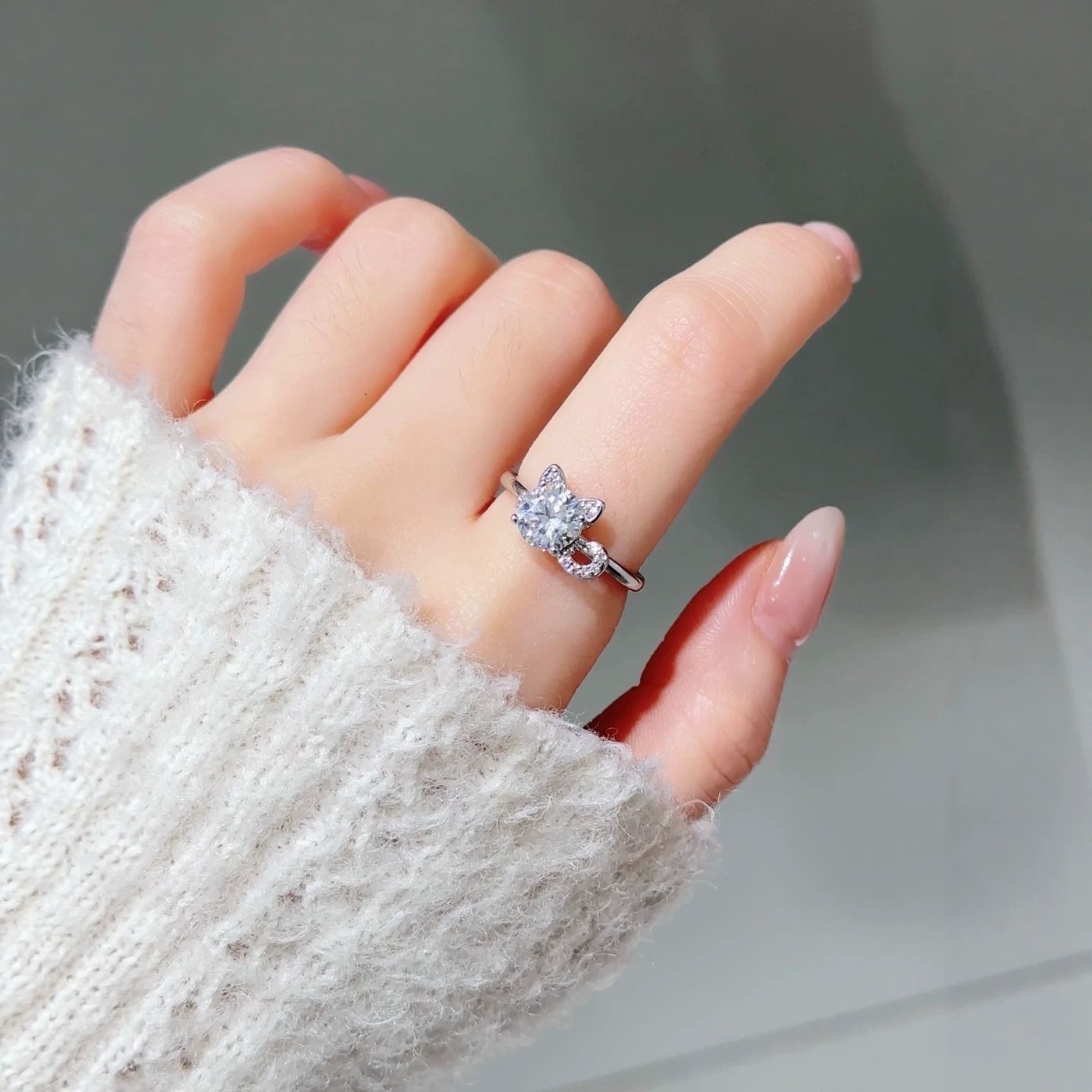 Anillo con Diseño de Gato de Aleación para Mujer image 3