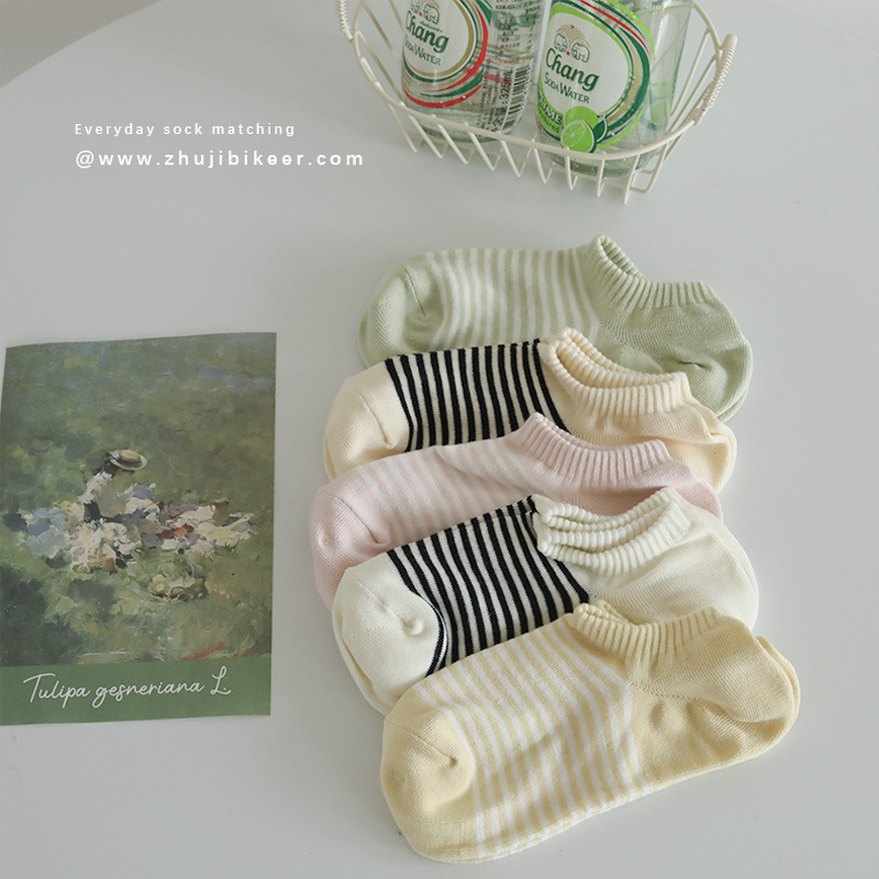 Spring and summer new pinstriped boat Socks Japanese Navy style Joker cream color shallow mouth cotton socks children Zhuji wholesale