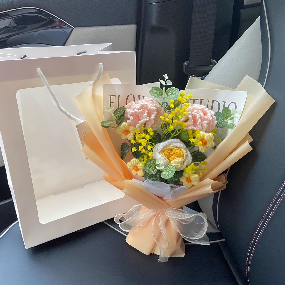 노란색 벨트 선물 가방