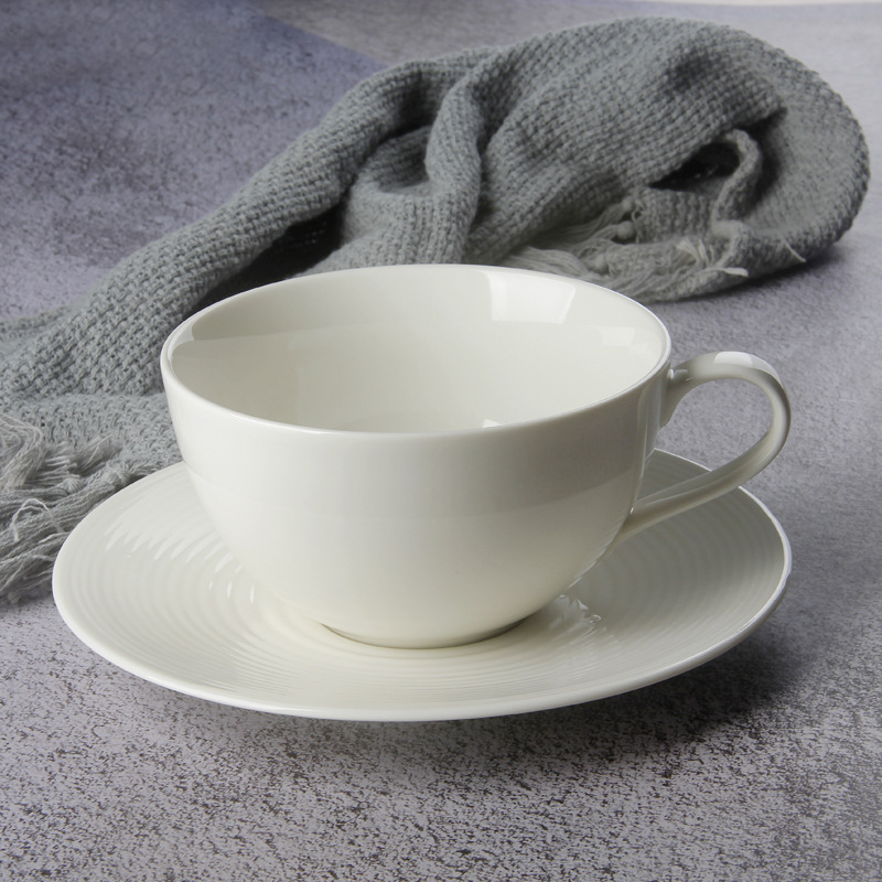 Porcelana Real Británica Gran taza de café con platillo mañana taza de té taza de leche taza capuchino Garland taza de café