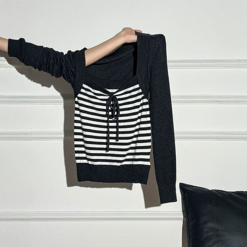 Forever21 dark gray faux two-piece striped vest-style long-sleeve knit top for women, 2026 autumn collection, stylish design Forever21 dark gray faux two-piece striped vest-style long-sleeve knit top for women, 2026 autumn collection, stylish design