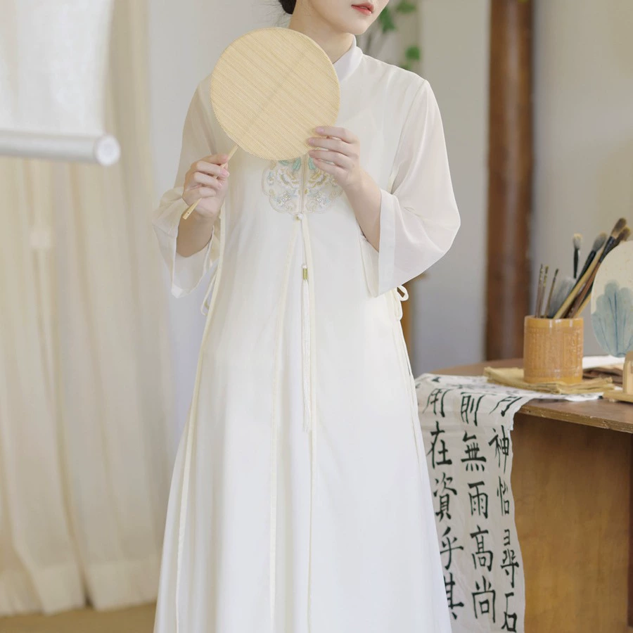 Лето 2024, новое винтажное улучшенное чайное платье Cheongsam Zen в китайском стиле для женщин с вышитым шифоновым платьем с рукавами три четверти.