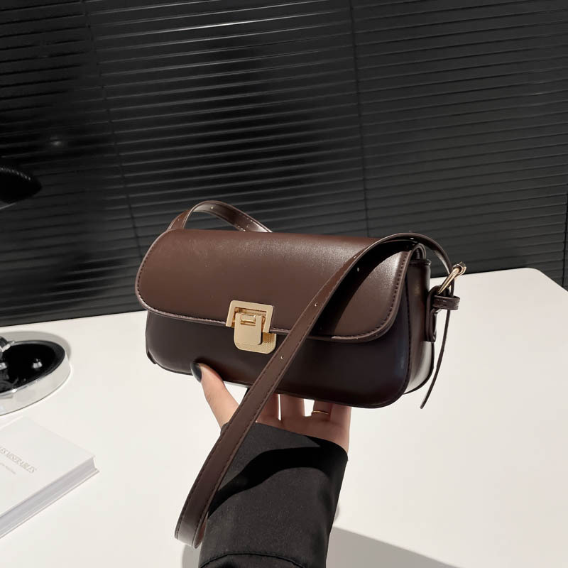 Popular bolso bajo la axila para mujeres 2024 invierno nuevo estilo de moda simple bolso de hombro de estilo extranjero bolso retrógrado para mujeres