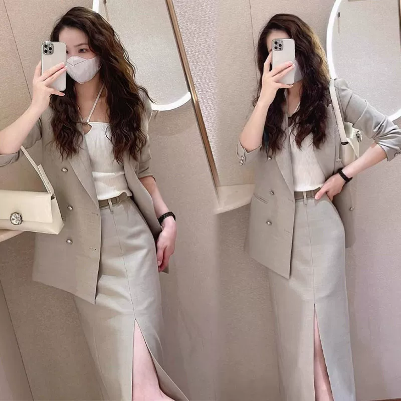 Комплект: Новинка весенне-осеннего сезона, элегантный и изысканный, профессиональный деловой костюм-блейзер в стиле Chanel с юбкой.